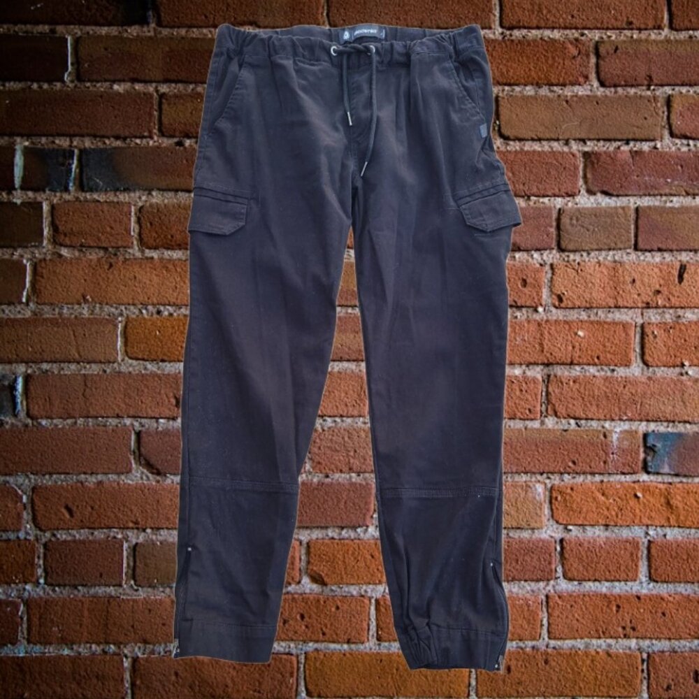 Akademiks Men's Pull-On Jogger Pants with Pockets Zipped Sides Black Size L